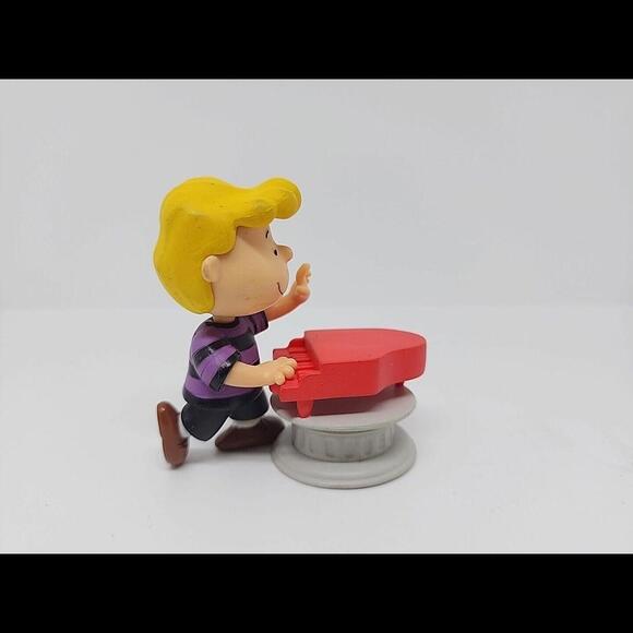 Peanuts Schroeder Character From Charlie Brown Red Piano  Toy Figure - Picture 2 of 6